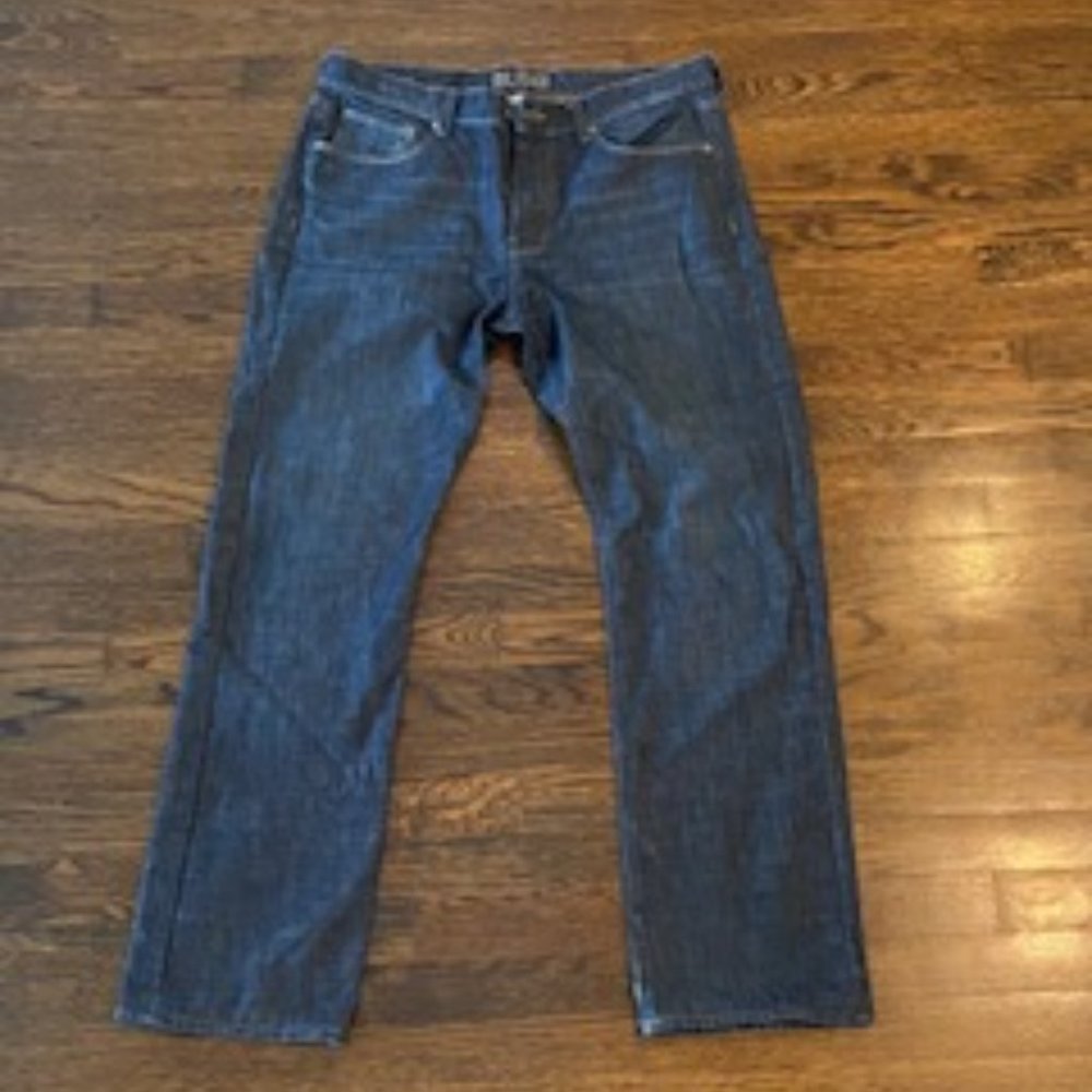 DL1961 Men's size 35